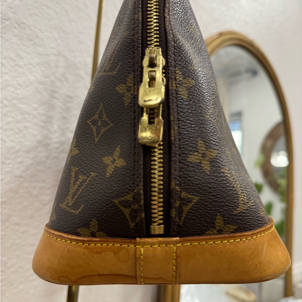 Louis Vuitton Alma PM Monogram Handbag - Picture 7 of 14